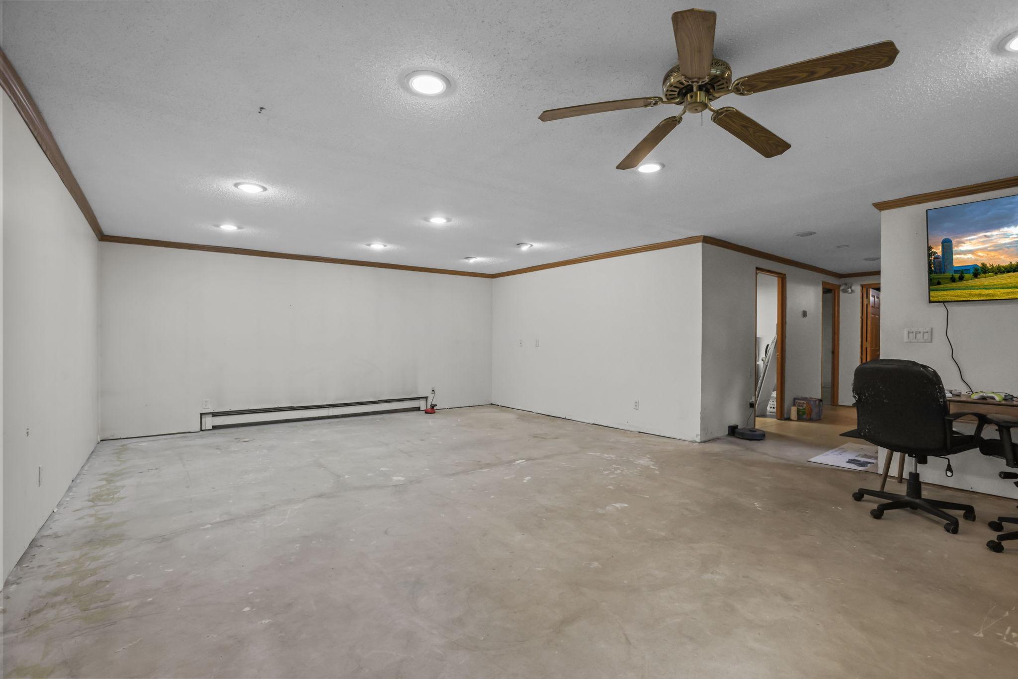 21609 Ahlstrom Avenue Property Photo 20