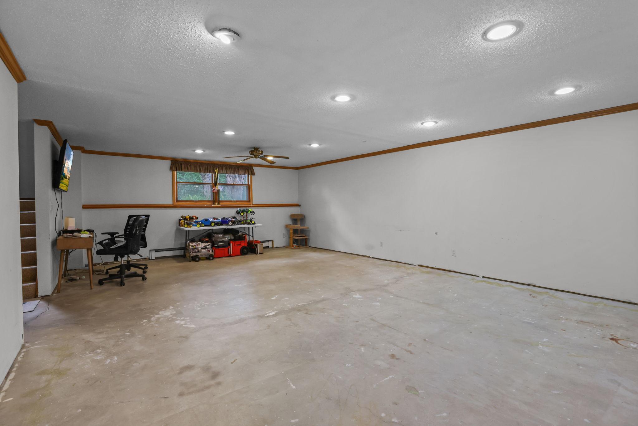 21609 Ahlstrom Avenue Property Photo 21