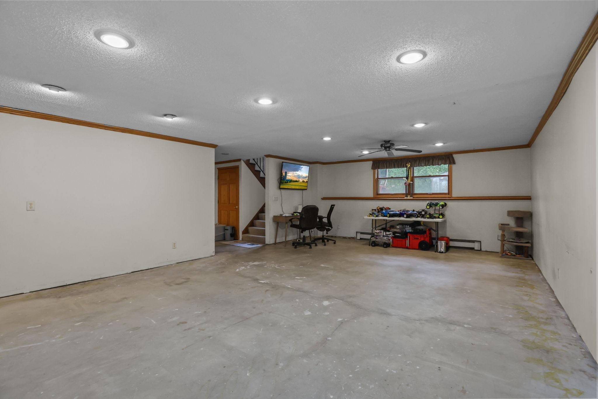 21609 Ahlstrom Avenue Property Photo 22