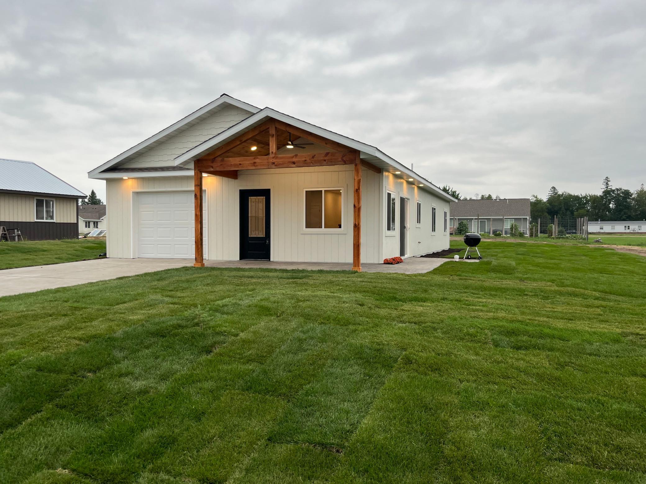 730 Cedar Avenue Se Property Photo 1