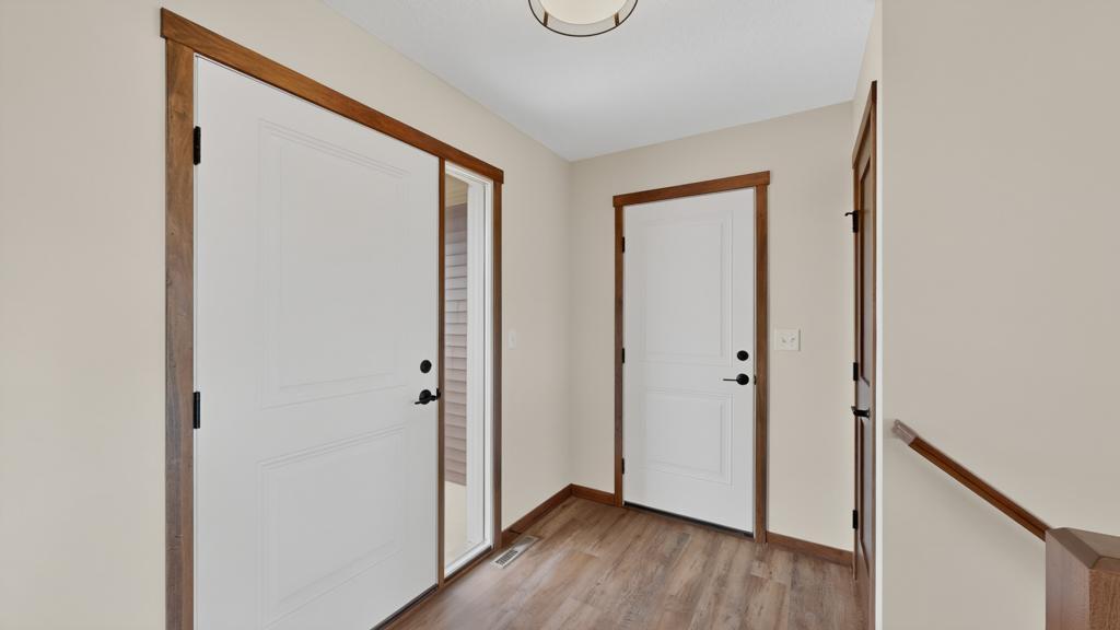 6160 Cody Lane Nw Property Photo 4