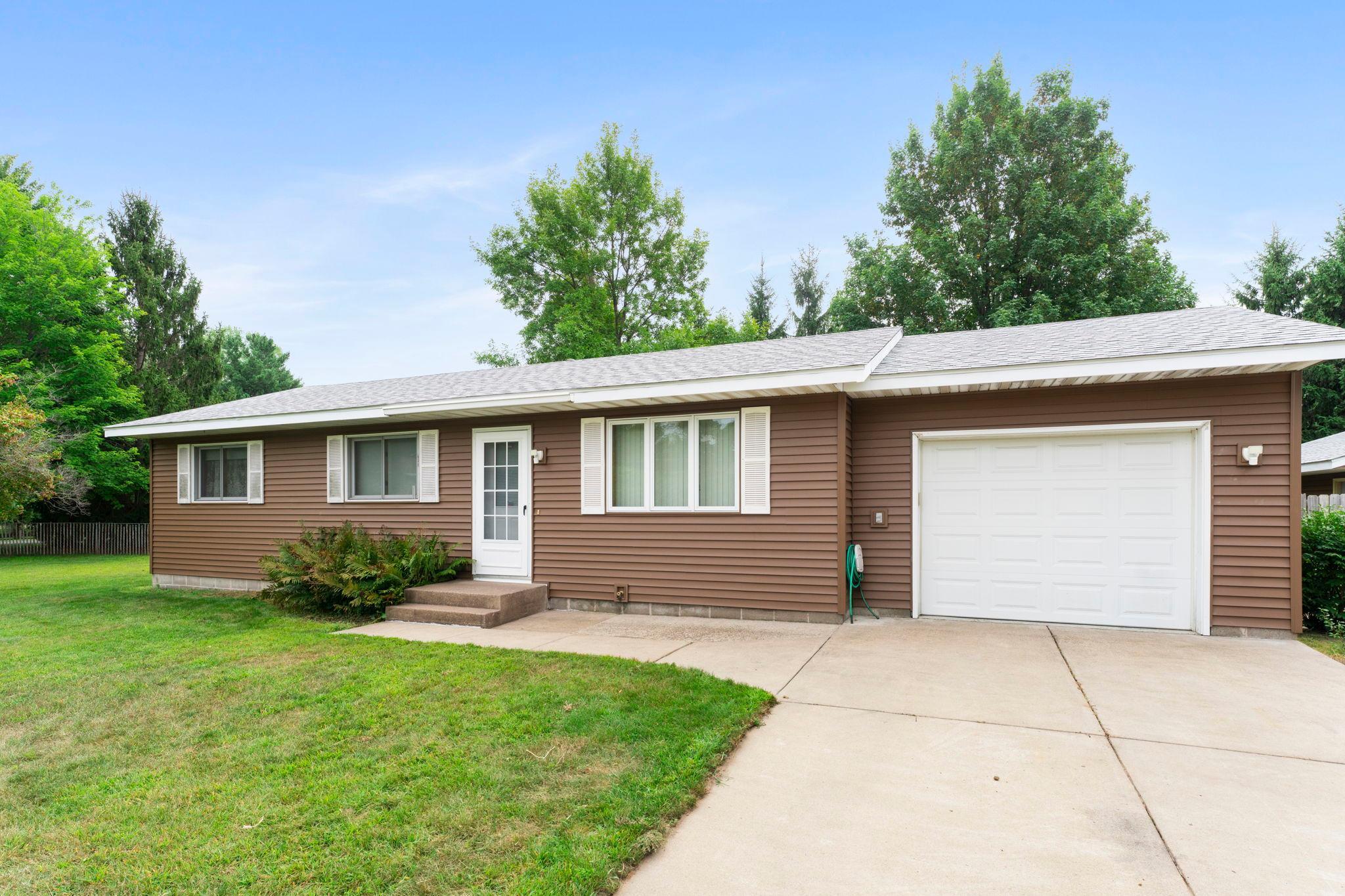 5895 Red Fox Run Property Photo 1