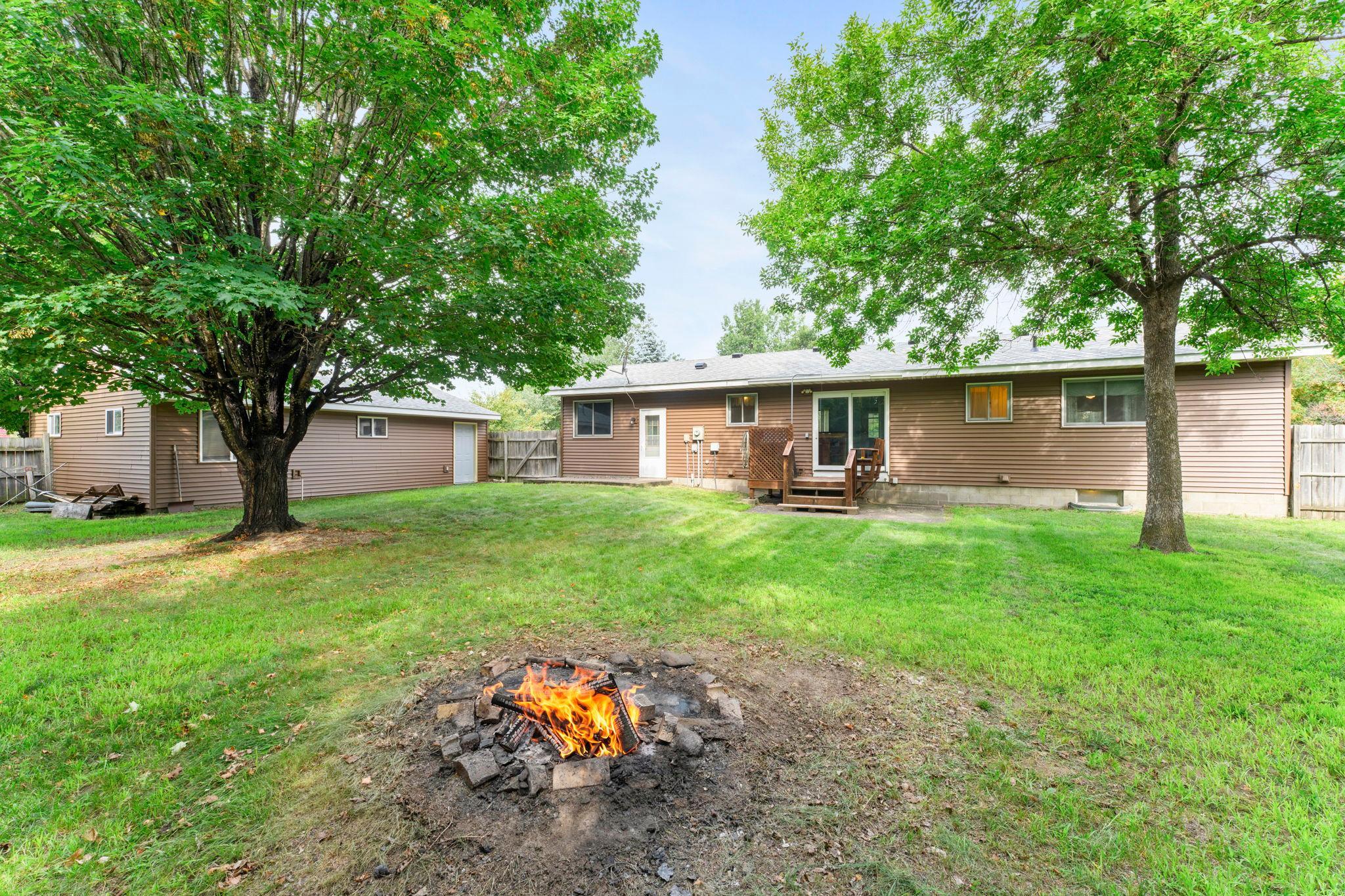 5895 Red Fox Run Property Photo 4