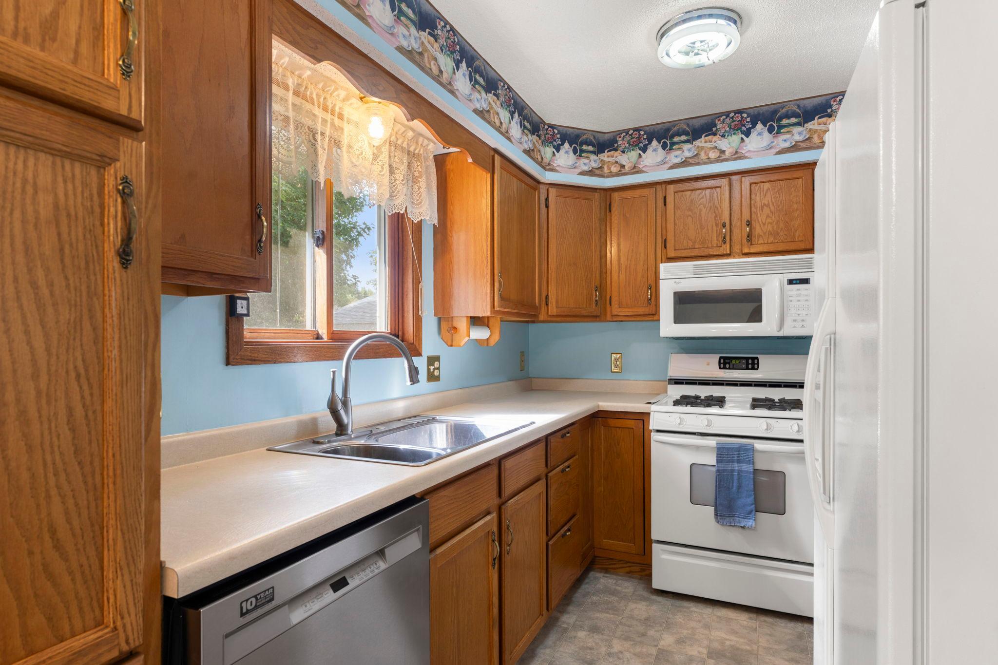 5895 Red Fox Run Property Photo 8