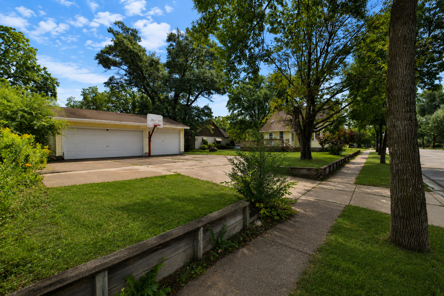 601 Summit Avenue Ne Property Photo 4