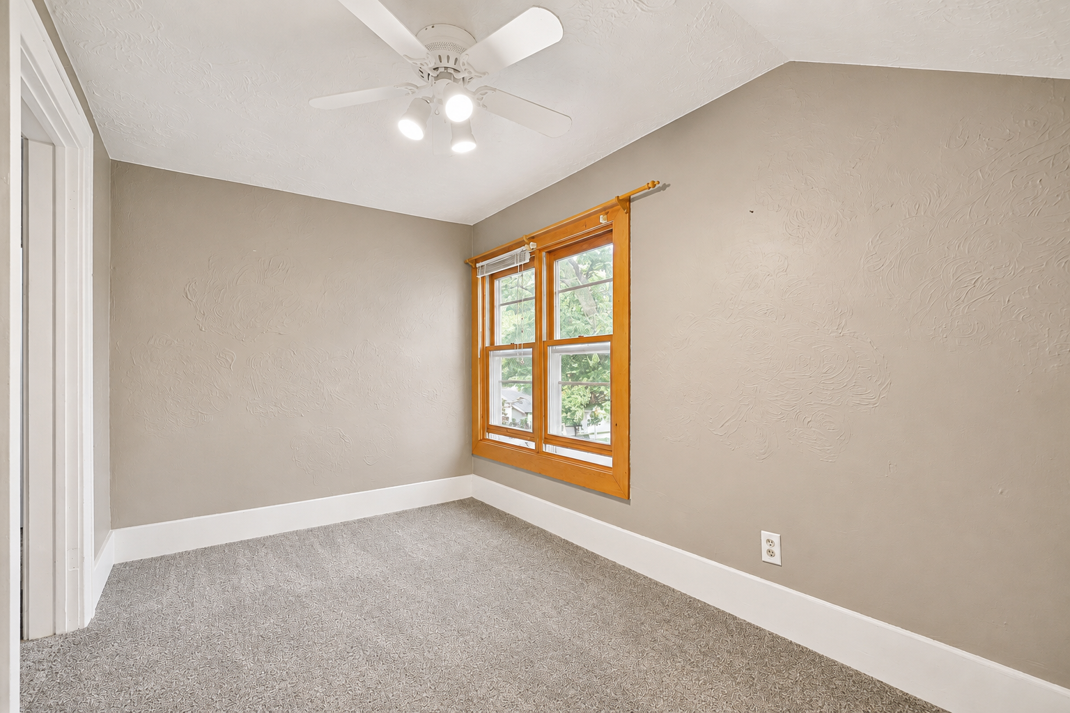 601 Summit Avenue Ne Property Photo 27