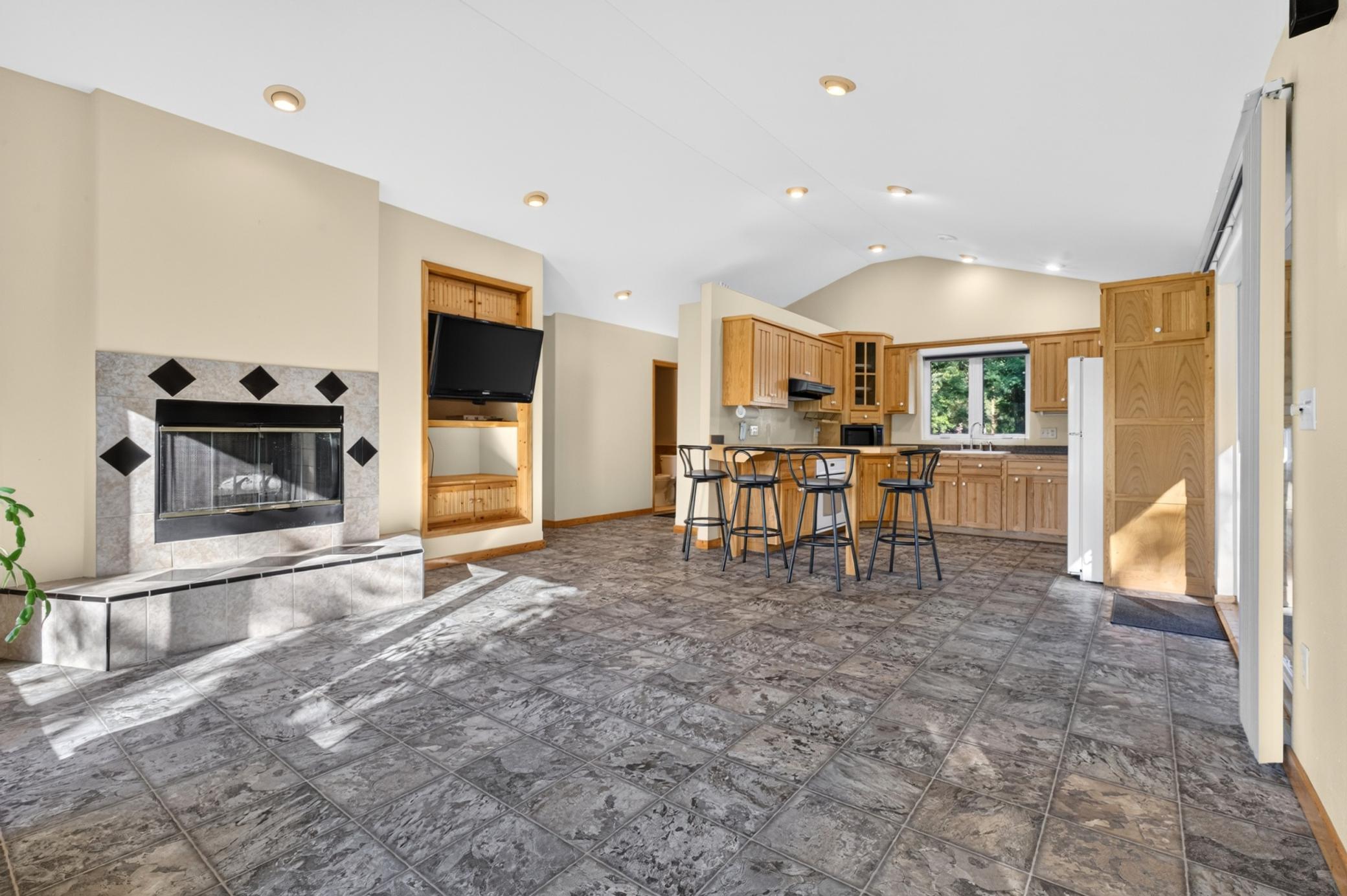313 5th Street Property Photo 8