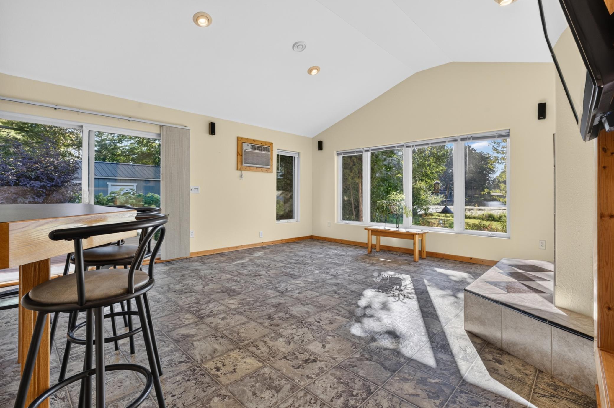 313 5th Street Property Photo 9