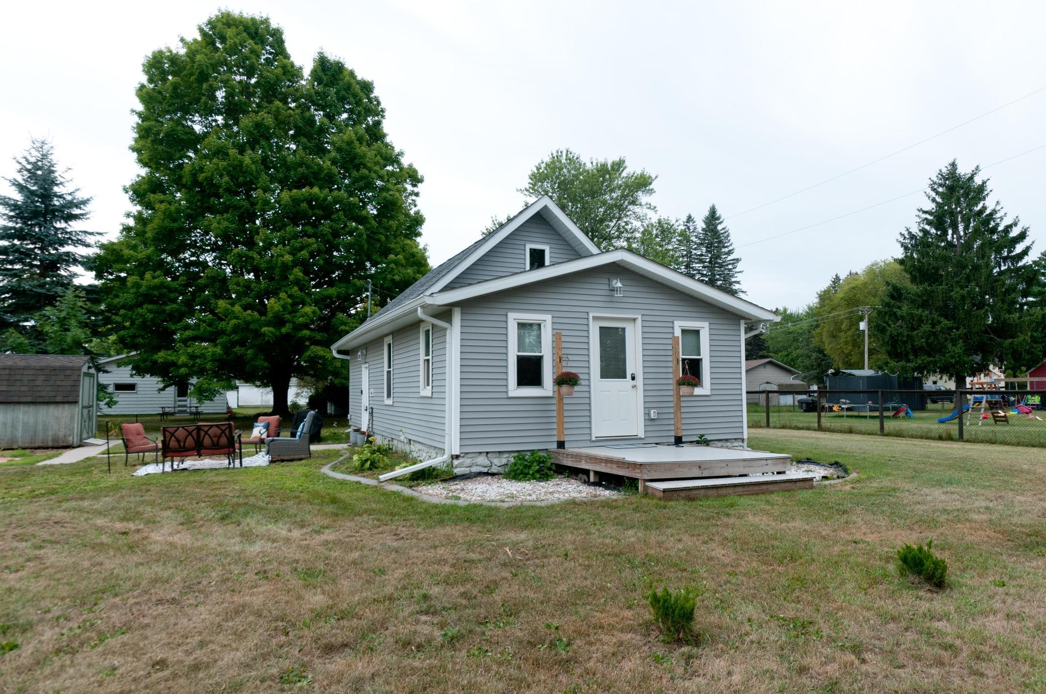 900 W Poplar Avenue Property Photo 1
