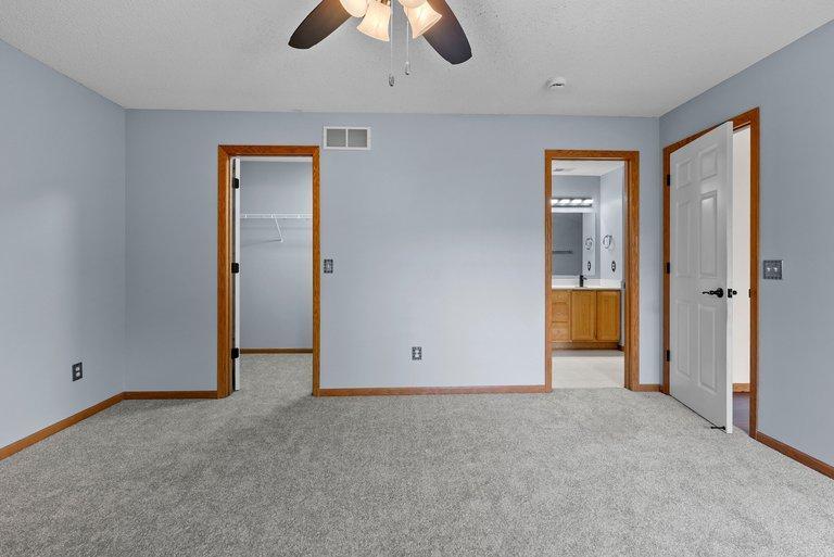 7559 Derby Lane Property Photo 14