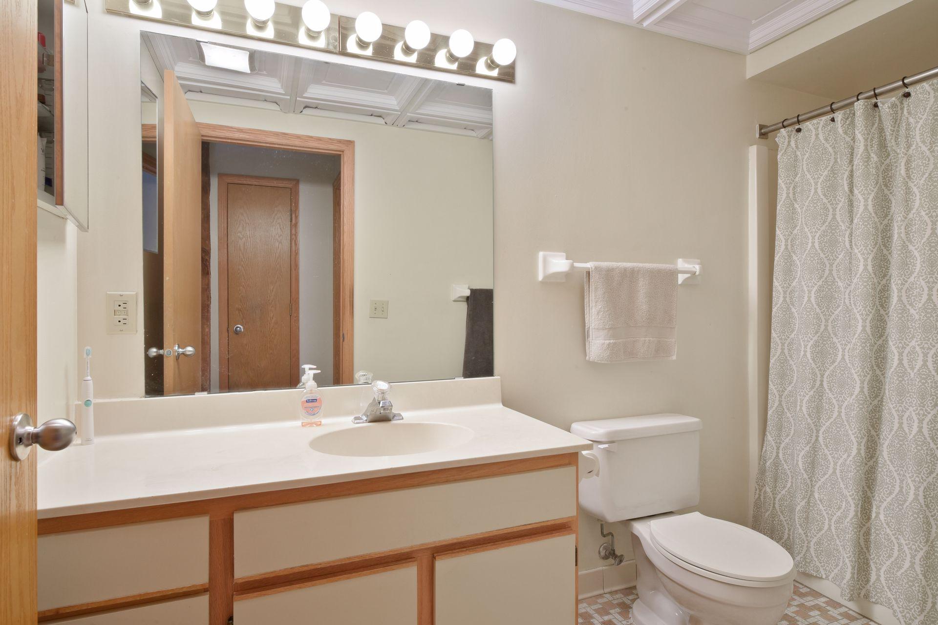 400 N 1st St 411 Property Photo 12