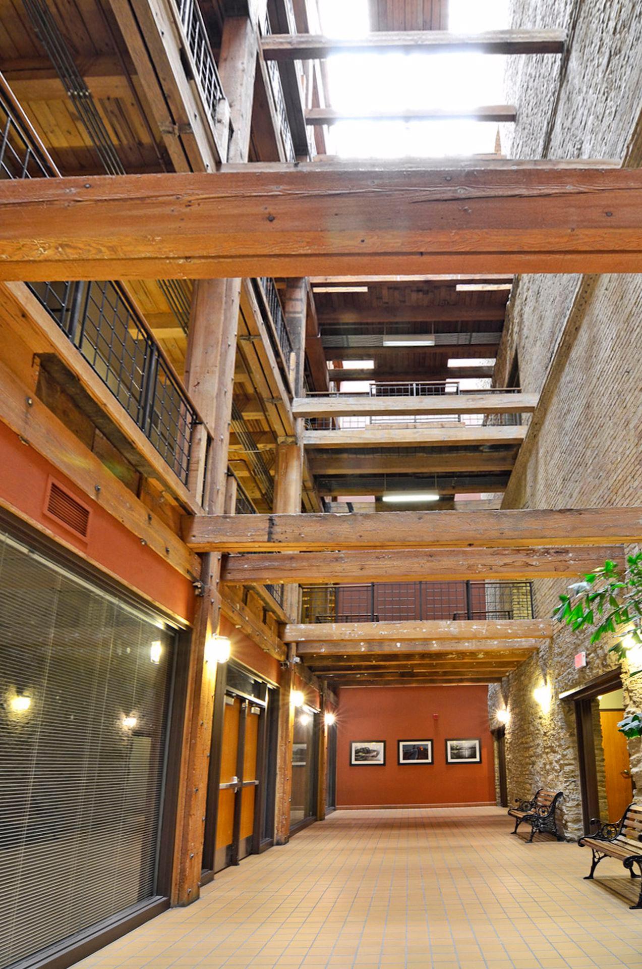 400 N 1st St 411 Property Photo 17
