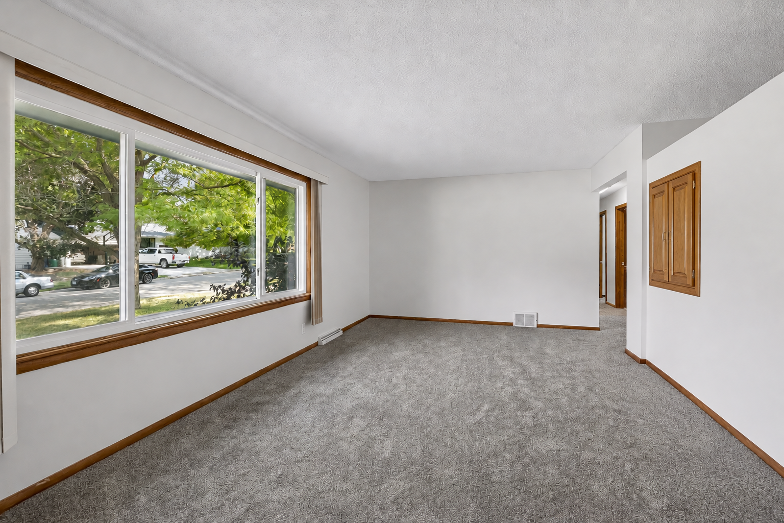 6324 Rolf Avenue Property Photo 5