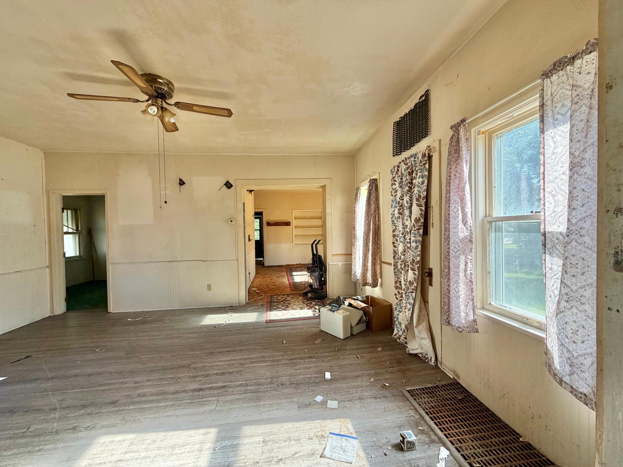 365 7th Avenue Property Photo 8