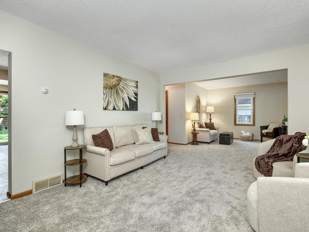417 S Elm Street Property Photo 3