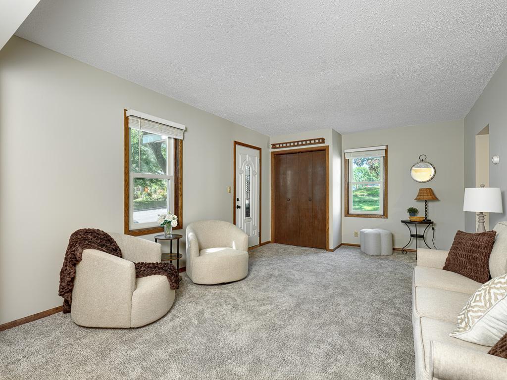 417 S Elm Street Property Photo 4