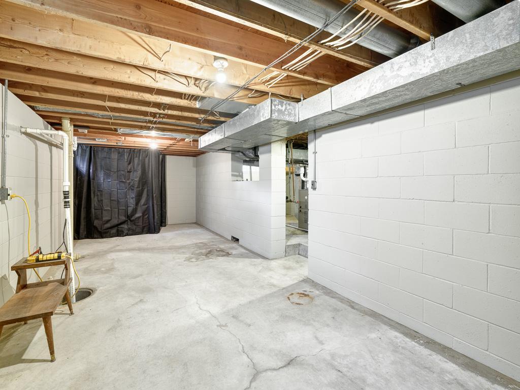 417 S Elm Street Property Photo 15