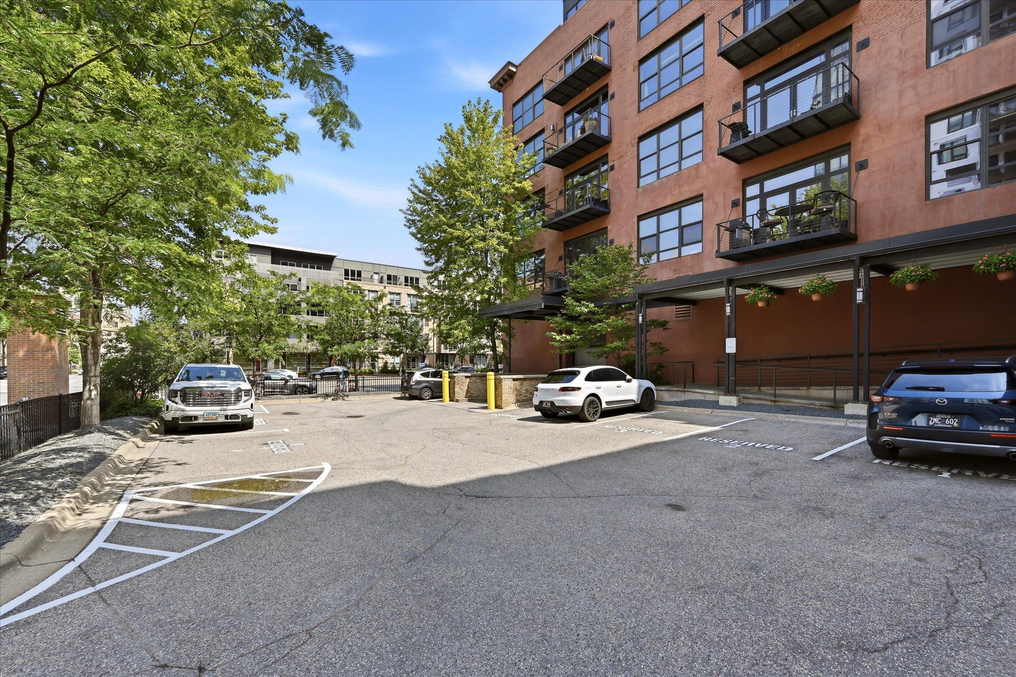 607 Washington Avenue S 202 Property Photo 25