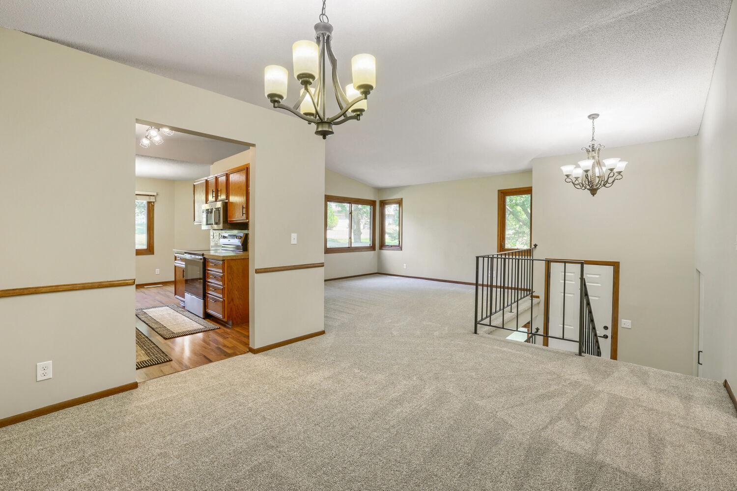 4118 Hemlock Lane N Property Photo 12