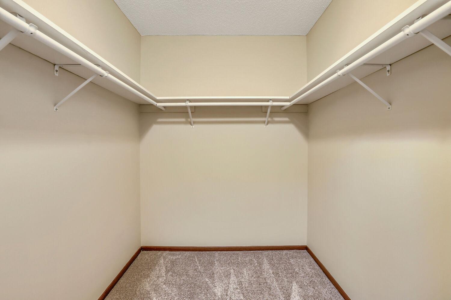 4118 Hemlock Lane N Property Photo 18