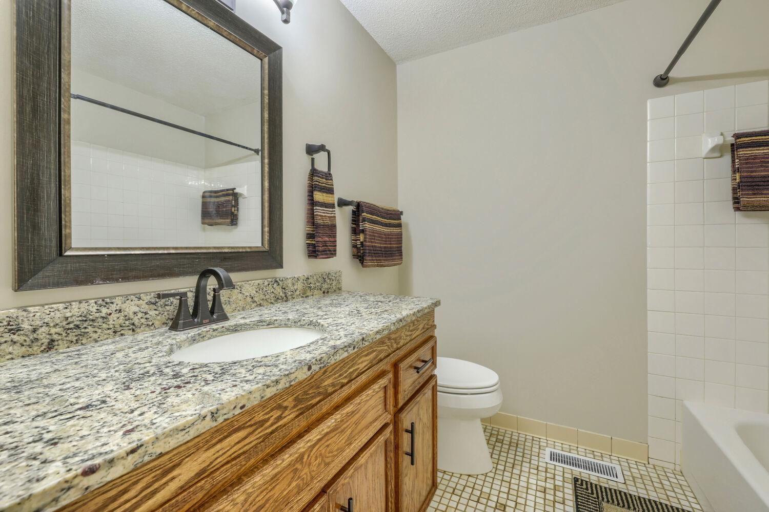 4118 Hemlock Lane N Property Photo 22
