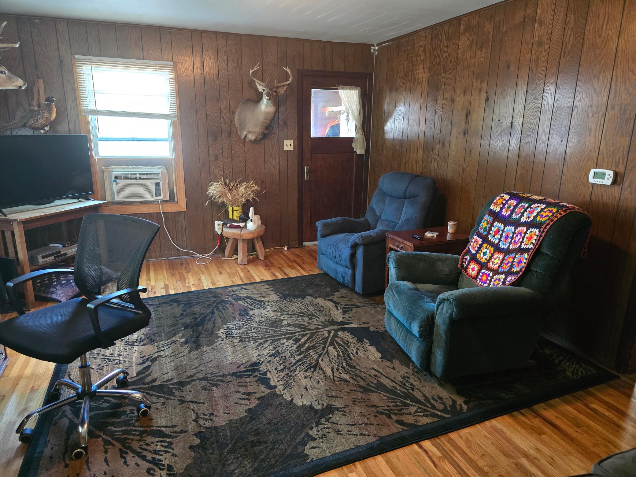 305 E Hill Drive Property Photo 2