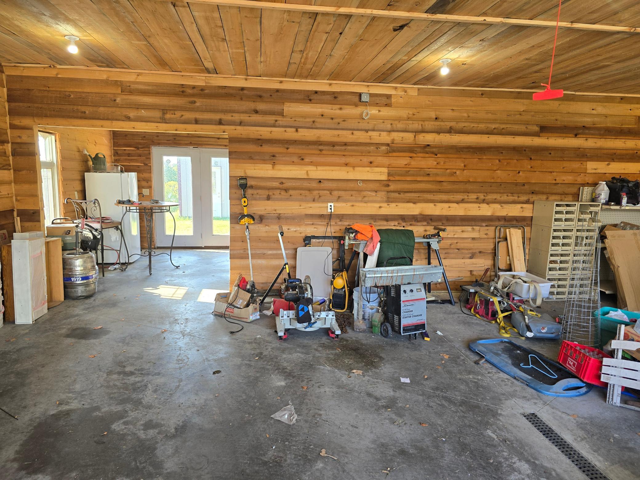 305 E Hill Drive Property Photo 12