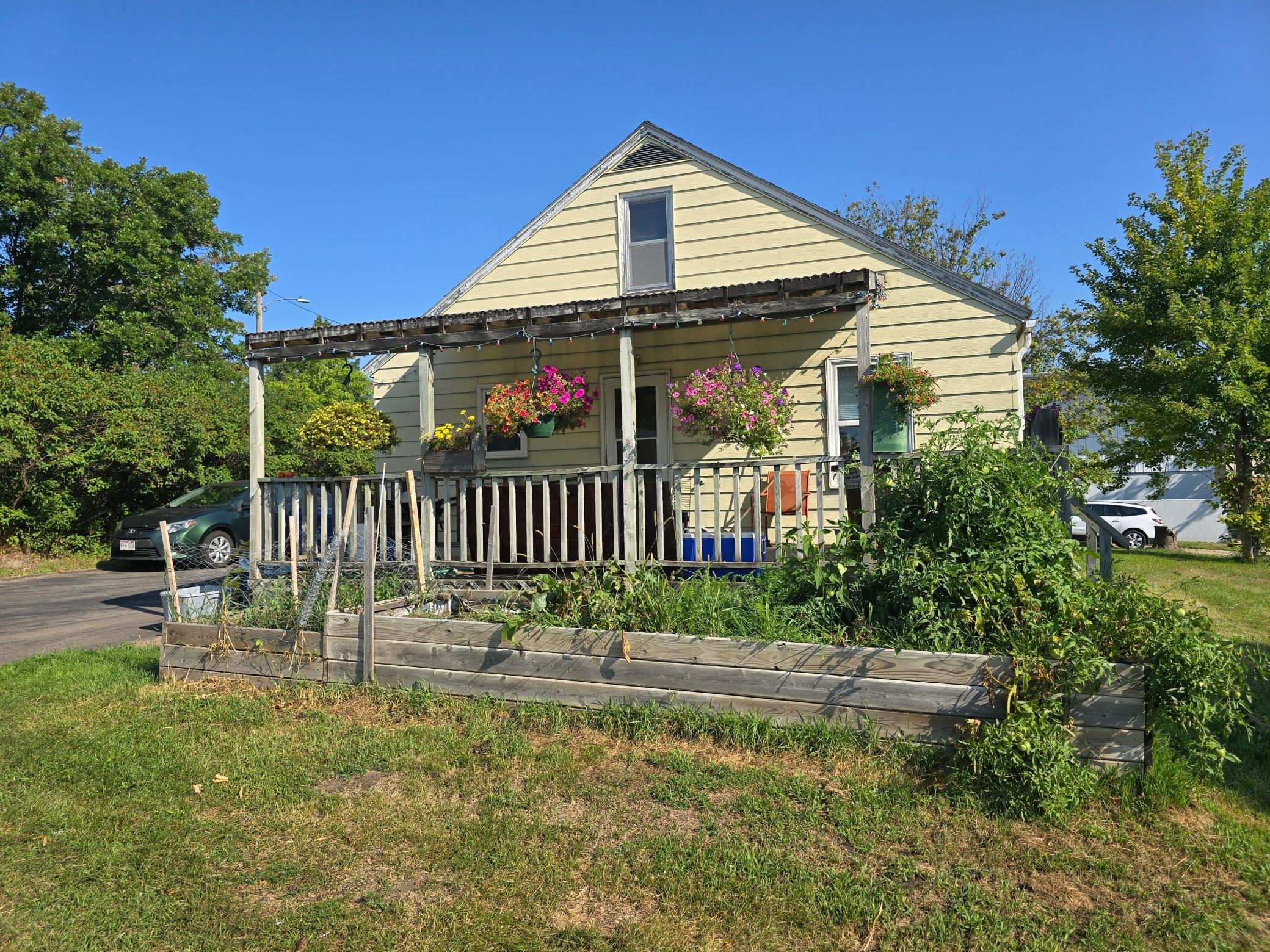 305 E Hill Drive Property Photo 15