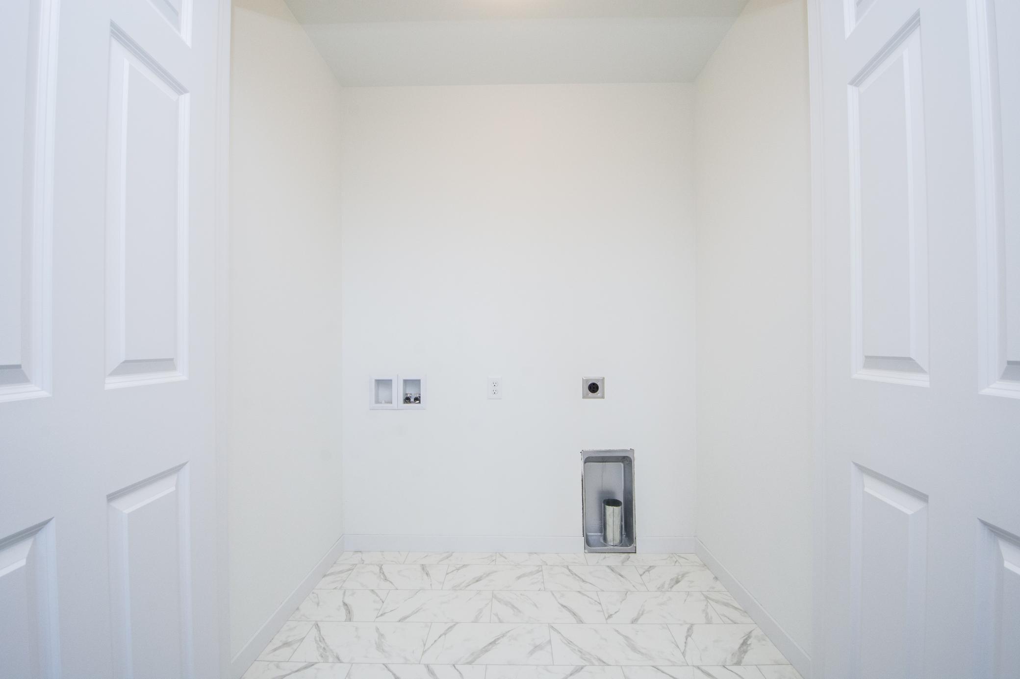 6747 Selkirk Drive S Property Photo 25