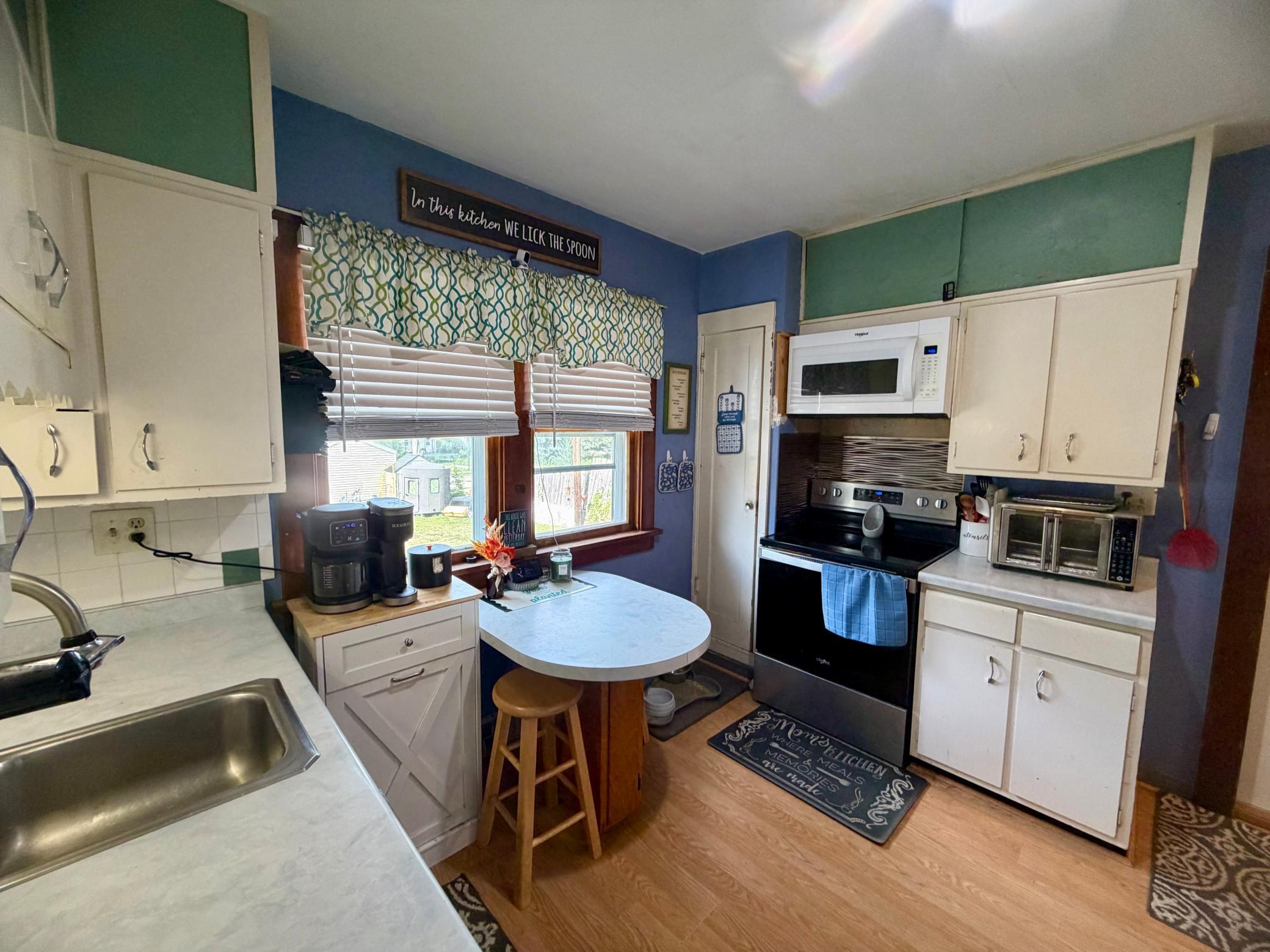 514 State Street E Property Photo 11