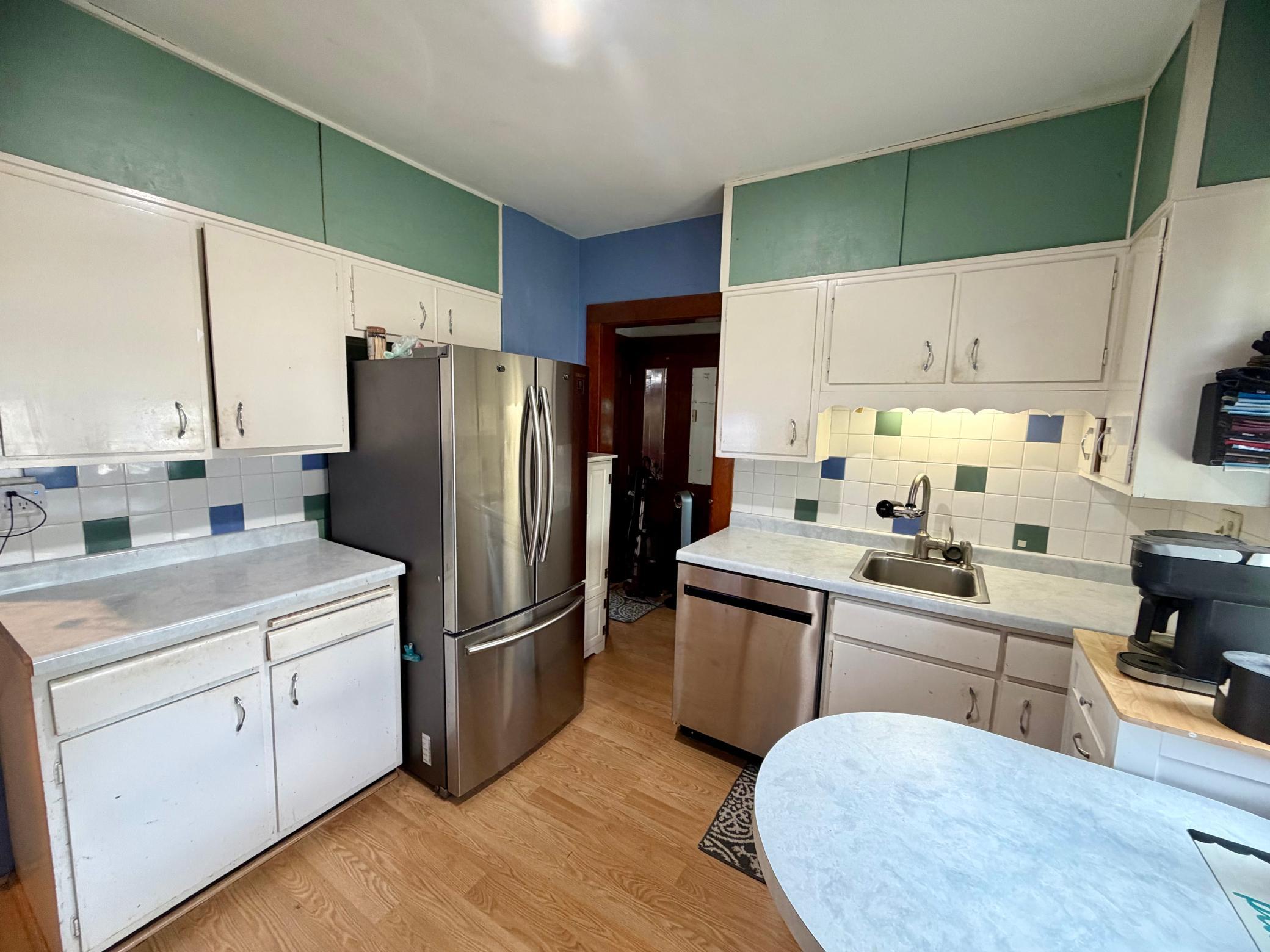 514 State Street E Property Photo 12