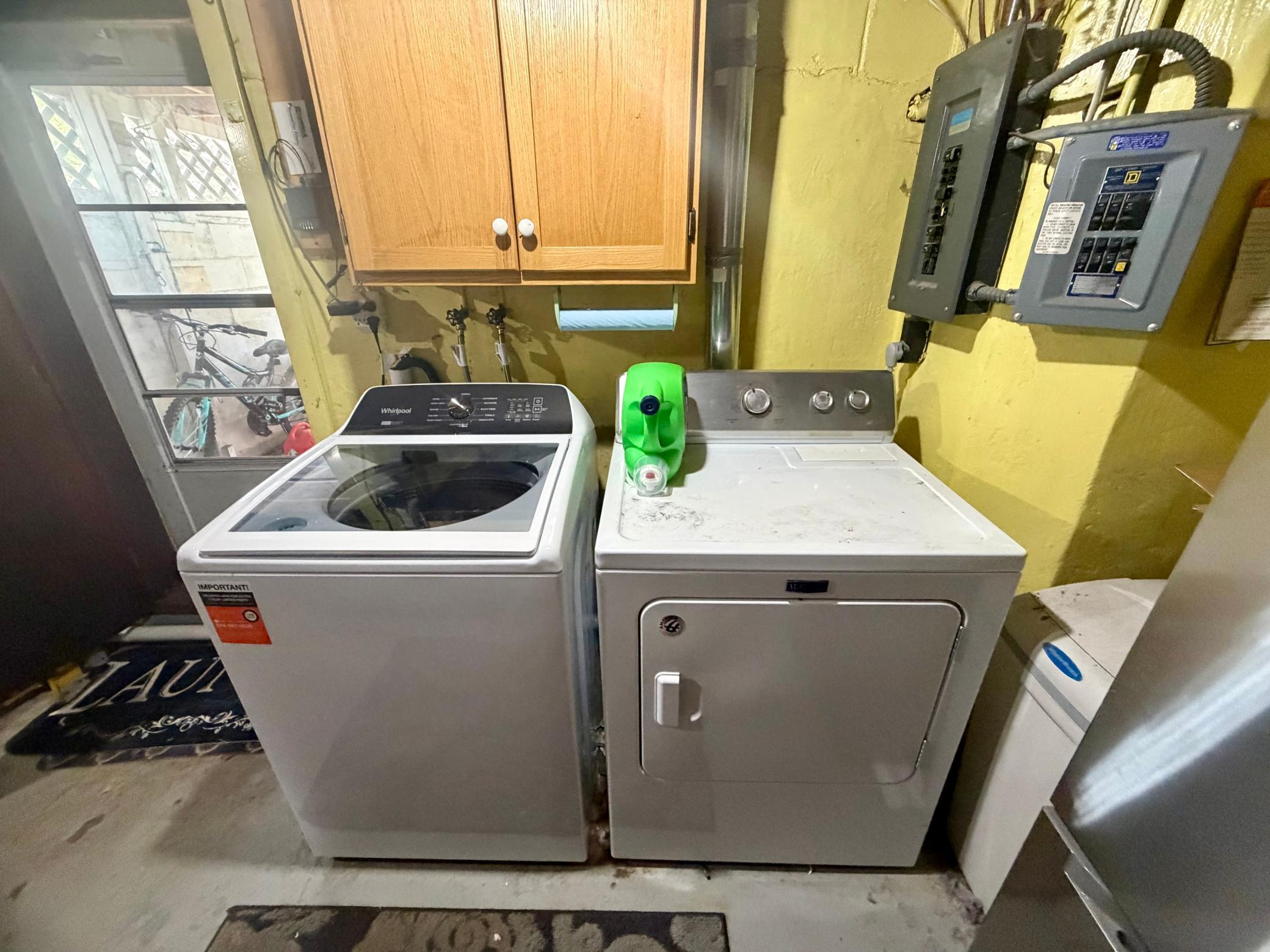 514 State Street E Property Photo 23