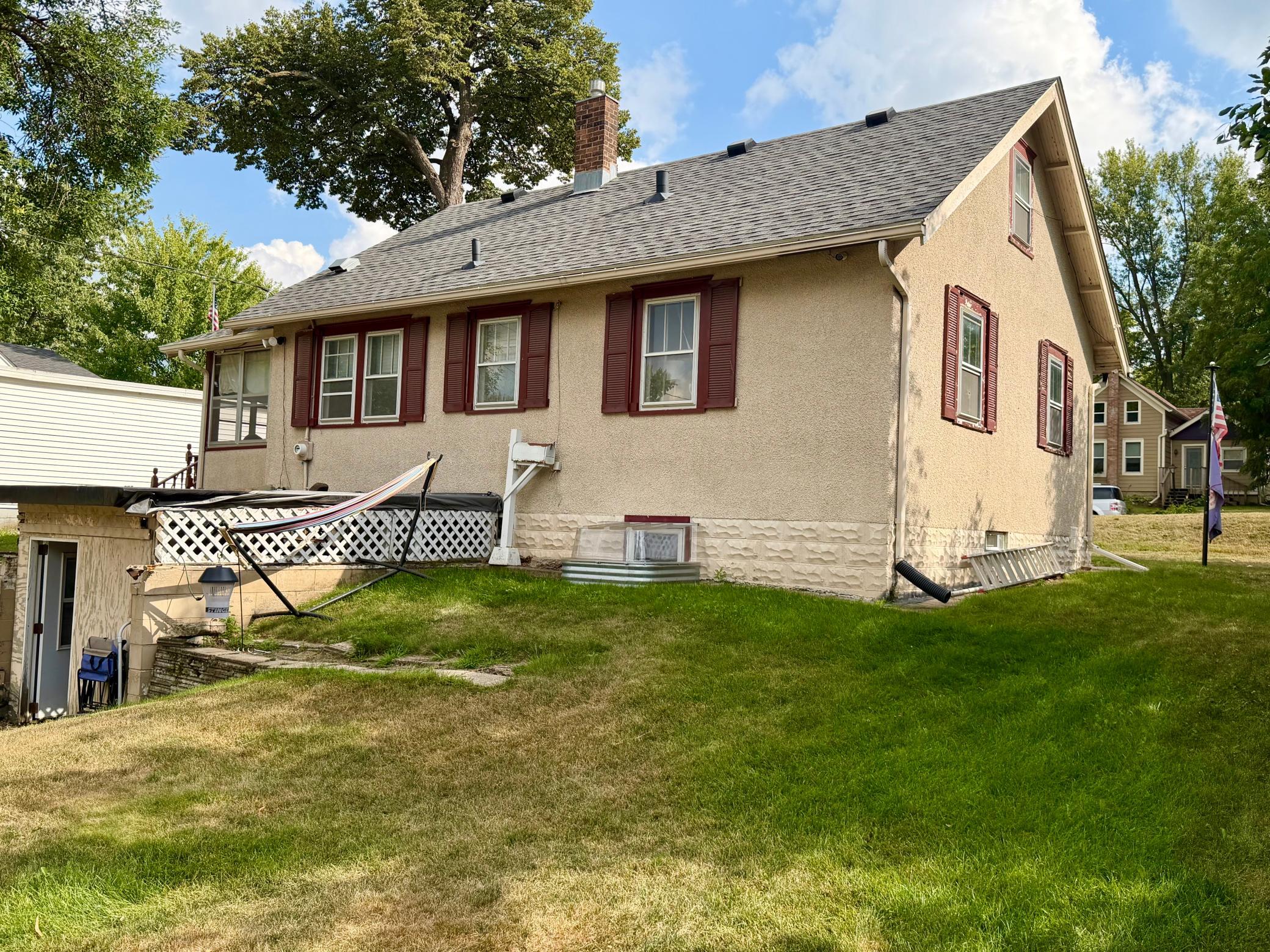 514 State Street E Property Photo 24