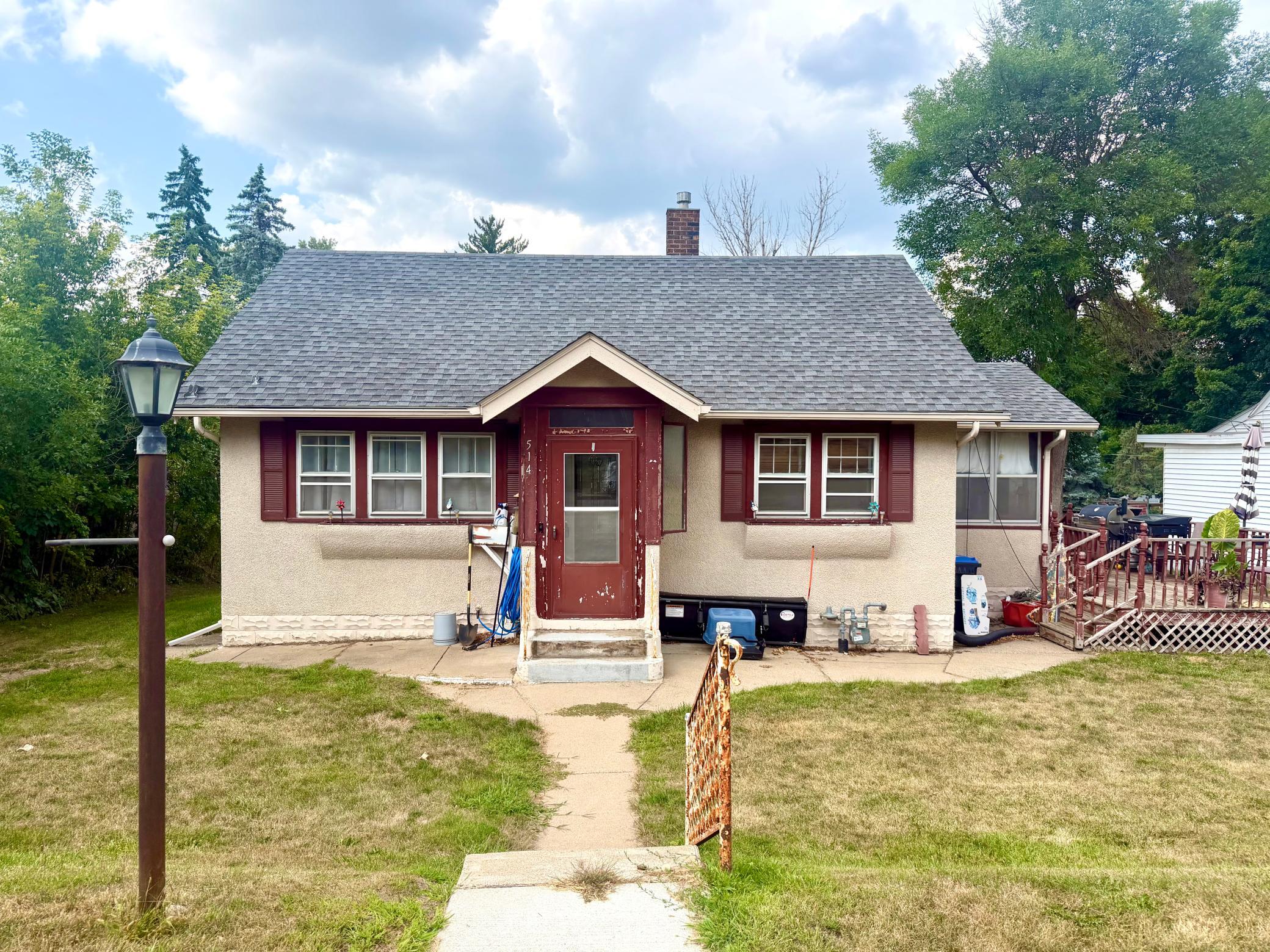 514 State Street E Property Photo 25