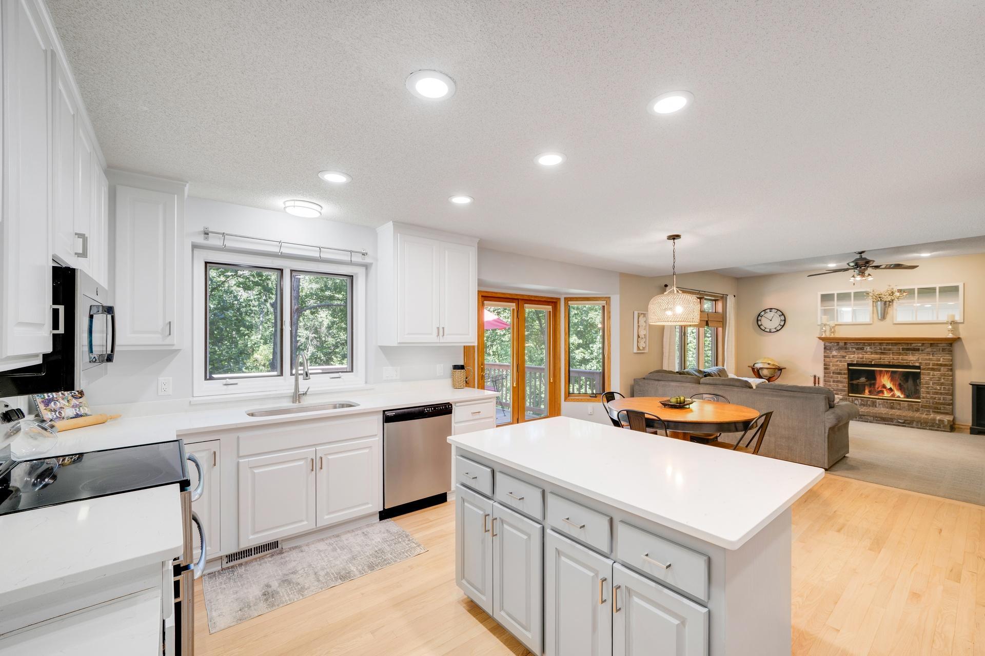 3757 Bayberry Lane Property Photo 4