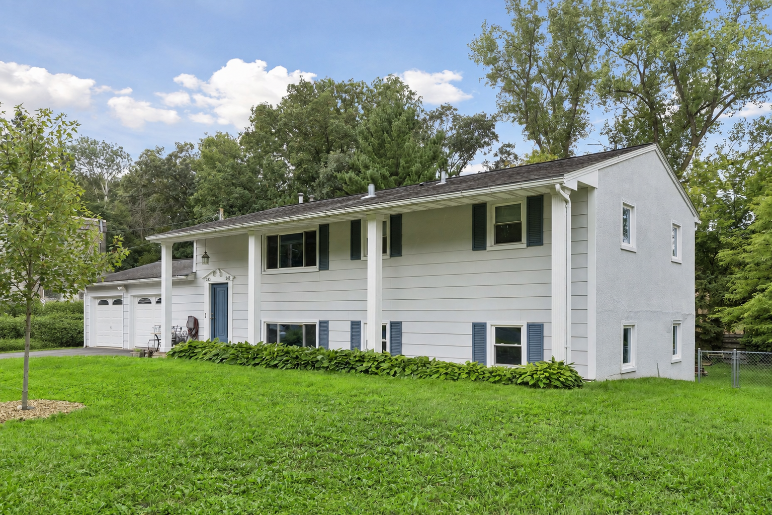 245 Glenmoor Lane Property Photo 1