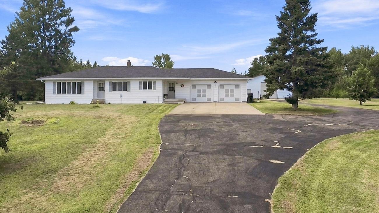 1433 Morris Avenue Property Photo 1