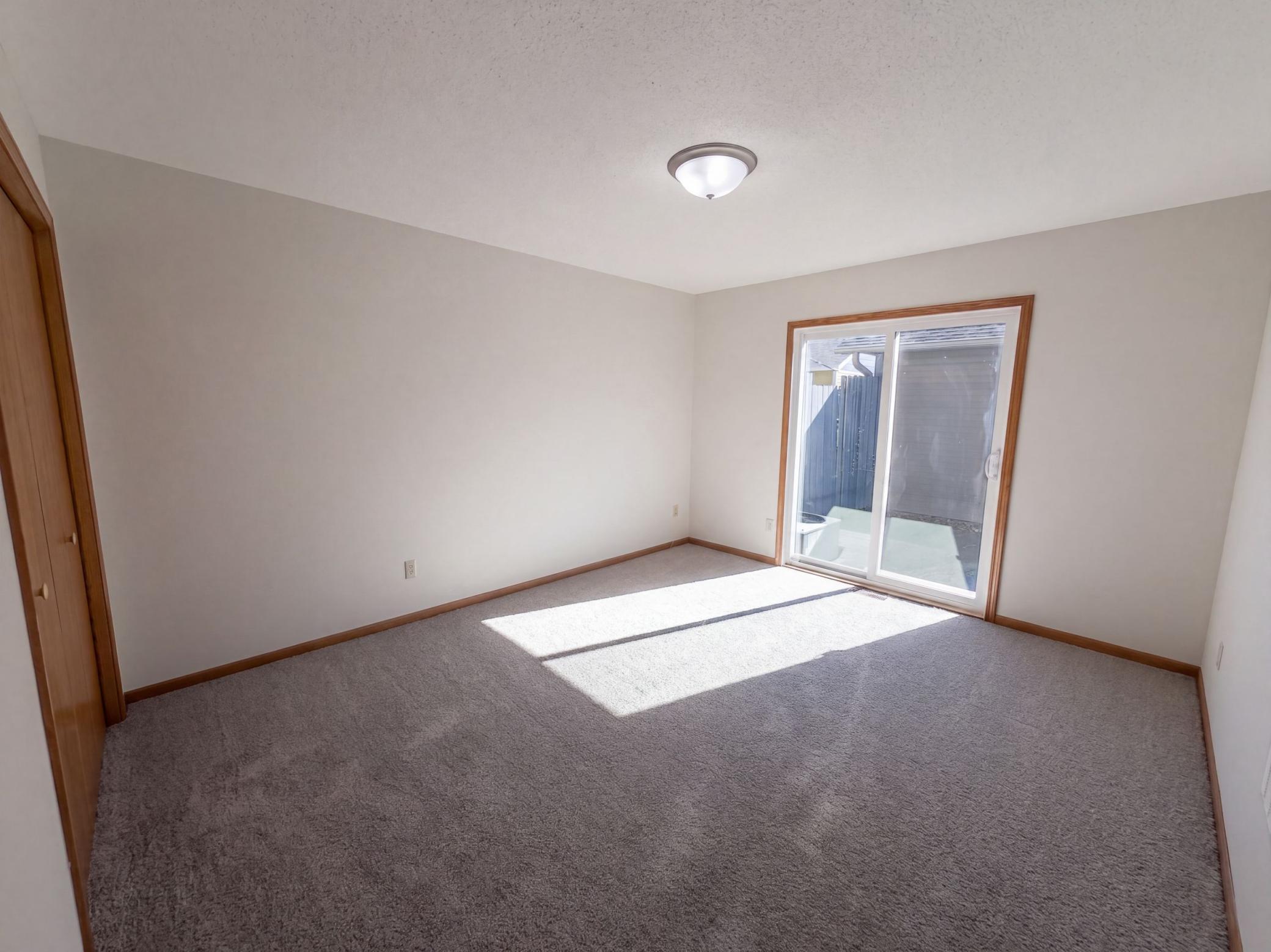 441 S Elm Street Property Photo 4