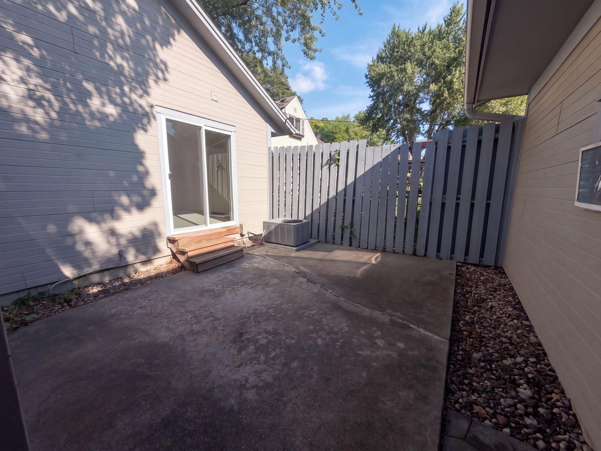 441 S Elm Street Property Photo 5