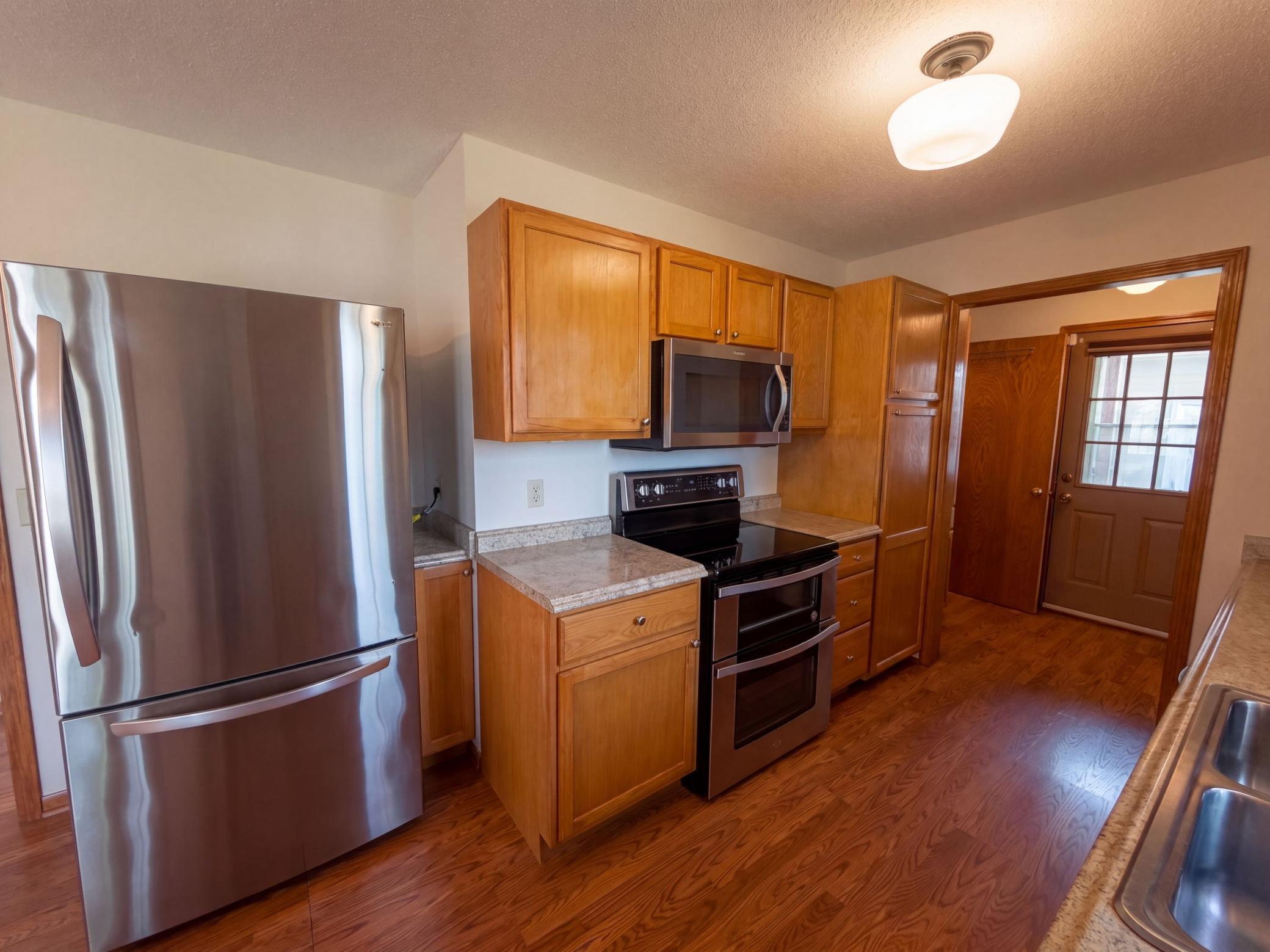 441 S Elm Street Property Photo 8