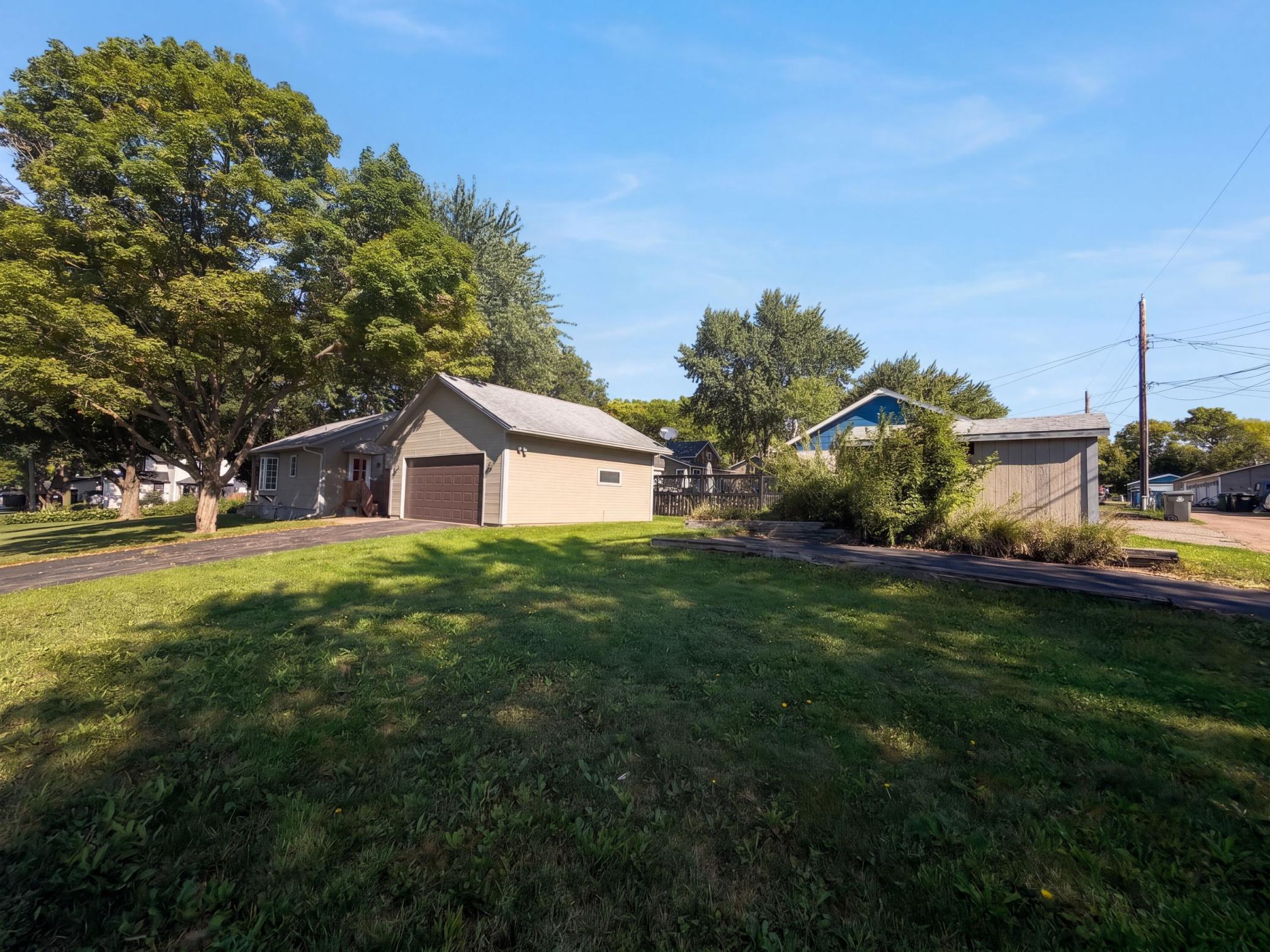 441 S Elm Street Property Photo 17