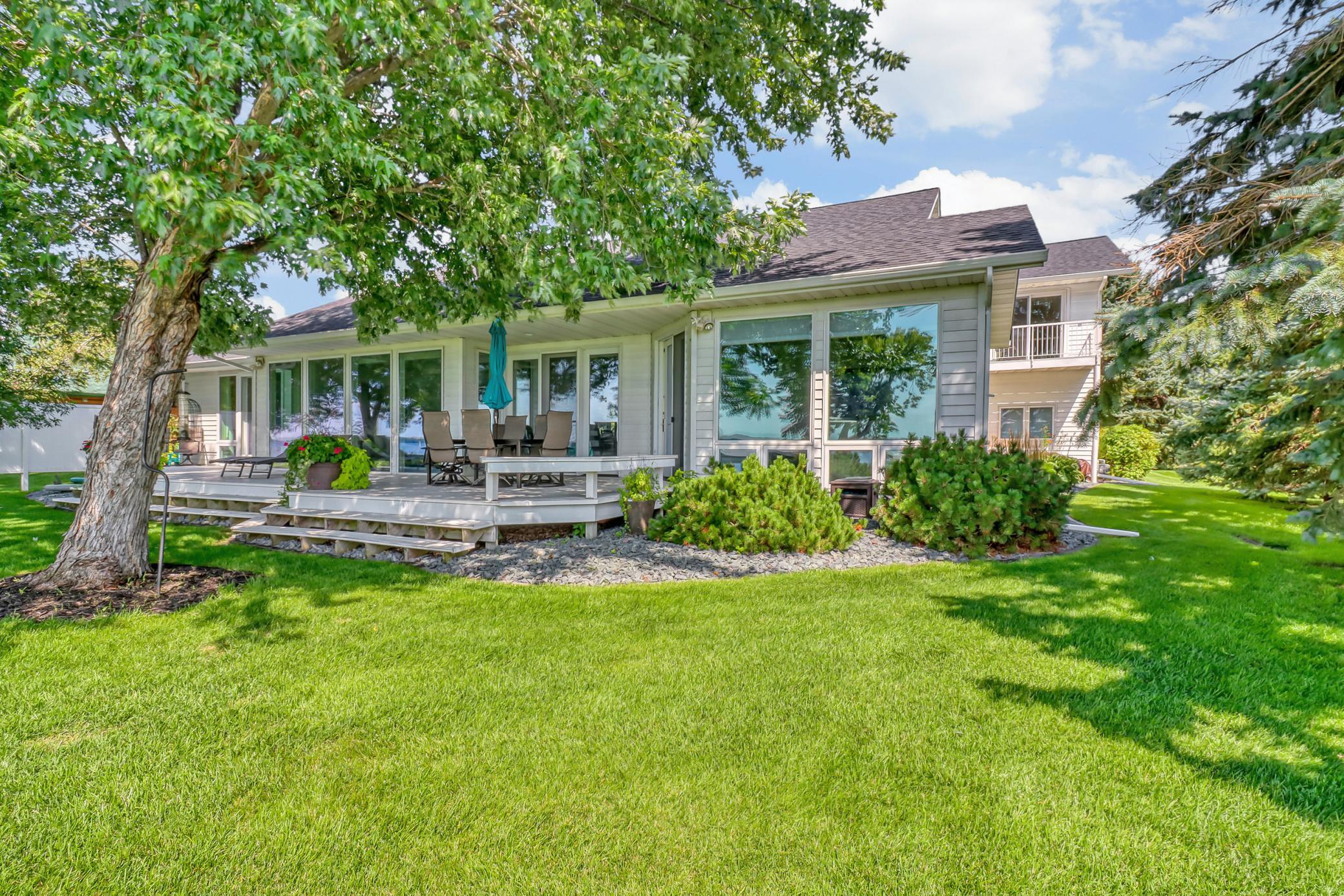 1760 E Shore Drive Property Photo 3