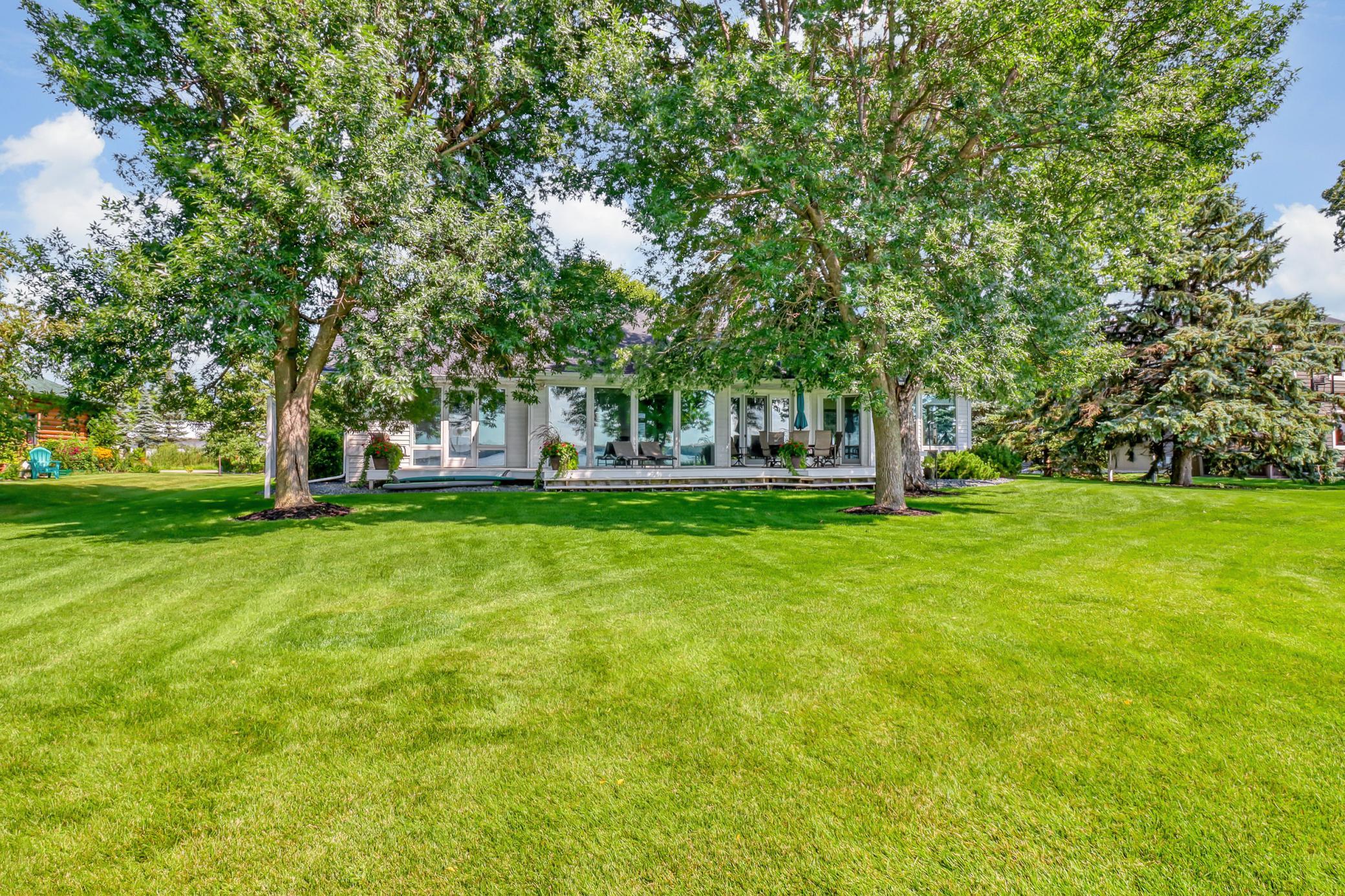 1760 E Shore Drive Property Photo 4