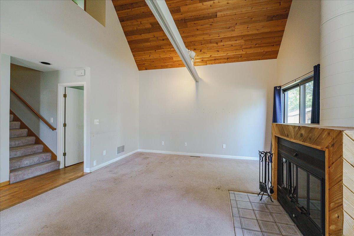 1009 2nd Street E Property Photo 9