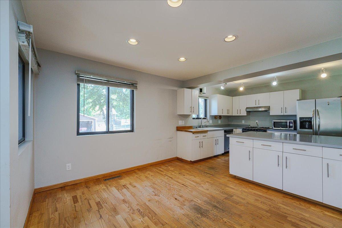 1009 2nd Street E Property Photo 11