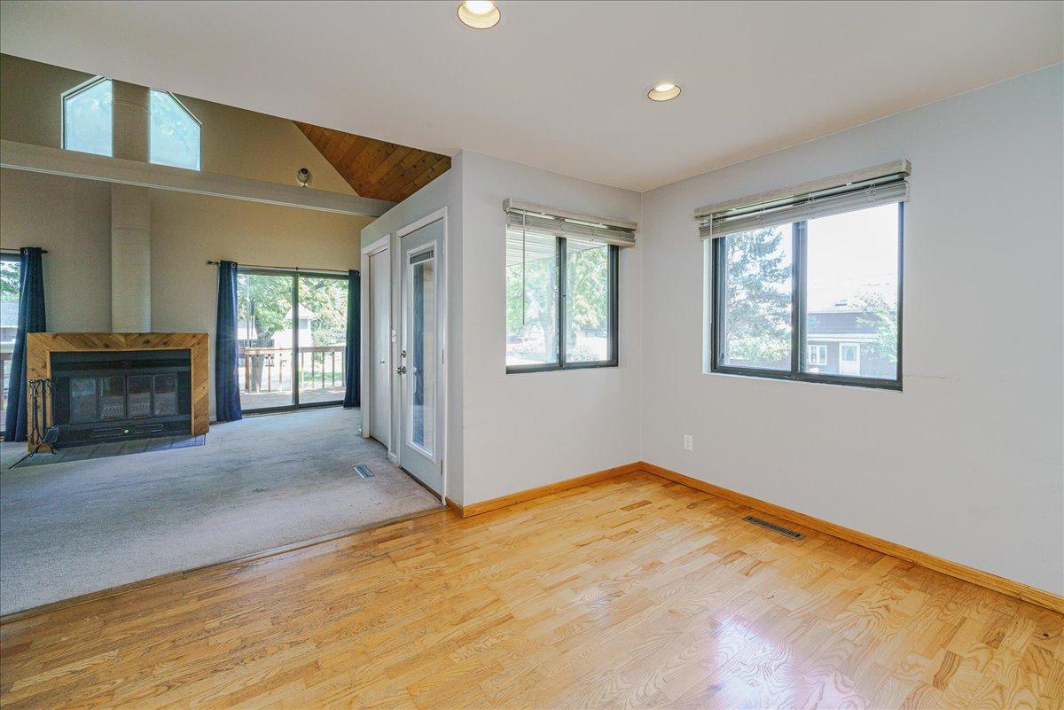 1009 2nd Street E Property Photo 12