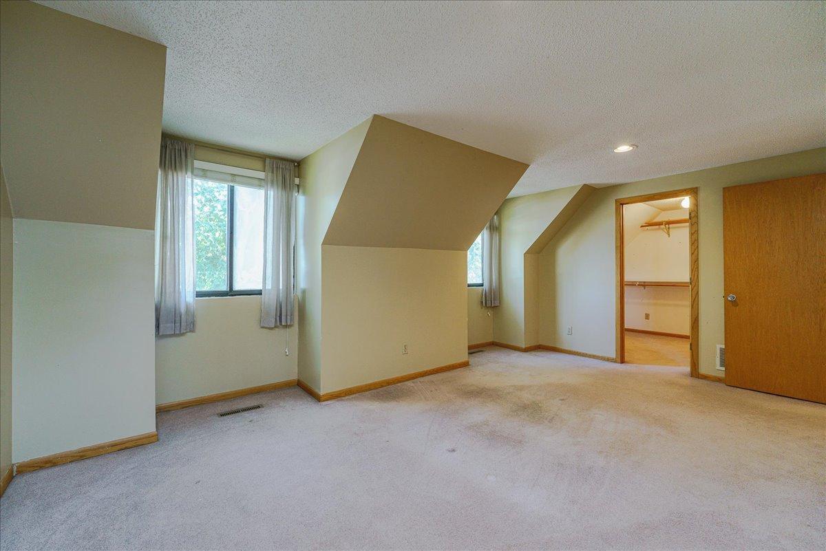 1009 2nd Street E Property Photo 27