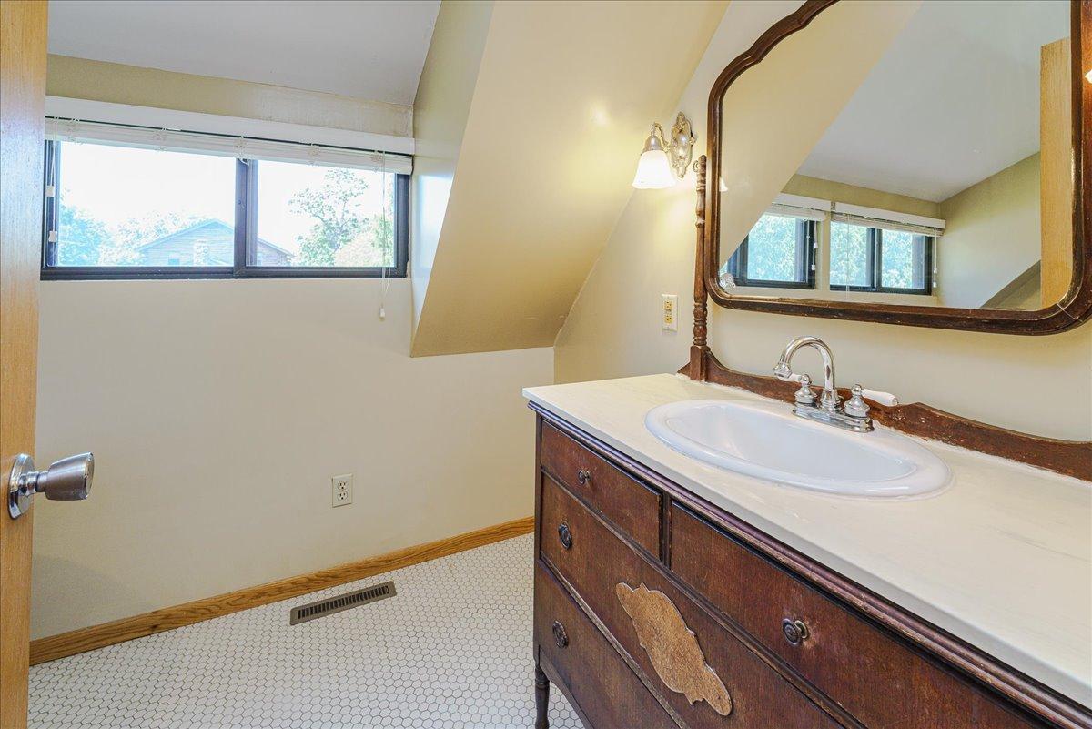 1009 2nd Street E Property Photo 28