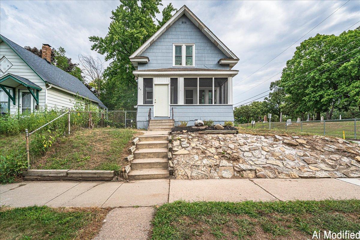 35 Manitoba Avenue Property Photo 1