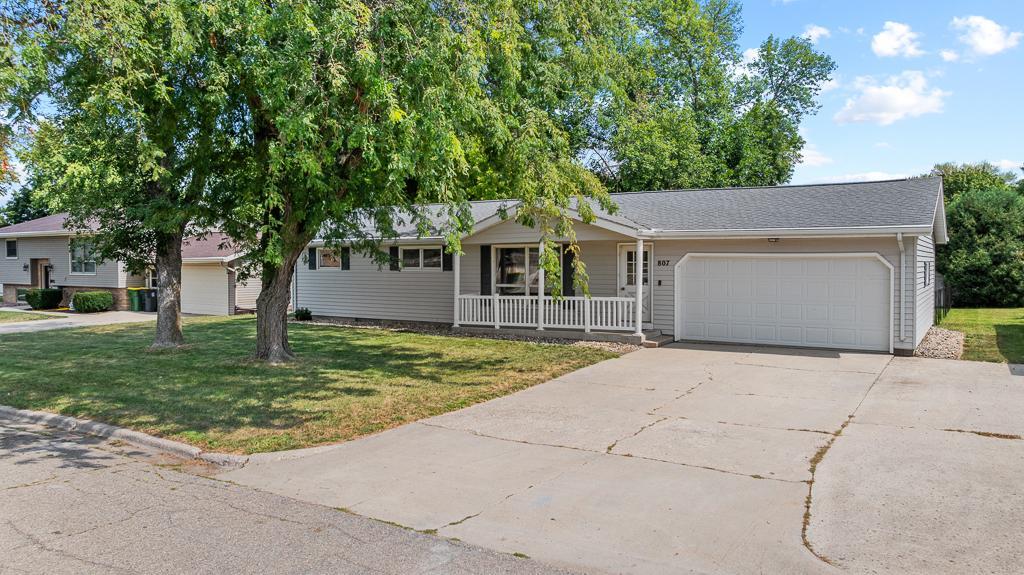 807 Hackberry Drive Property Photo 1